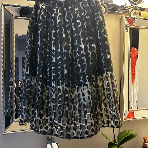 Skirt - Picture 2 of 2